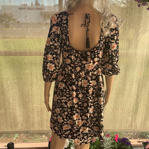 American Eagle Dress (S) Black & Peach Floral - Picture 4 of 6